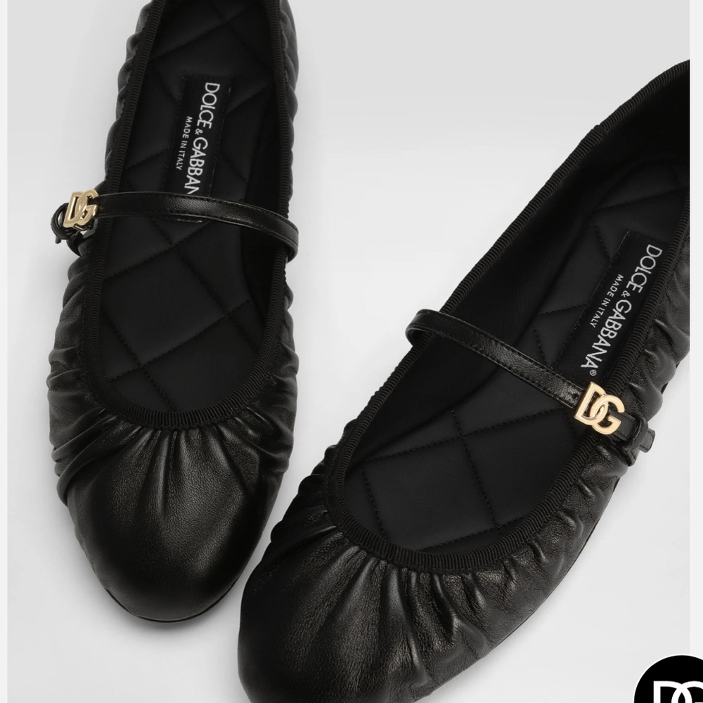 Dolce & Gabbana
DG Logo Leather Flat - Picture 7 of 7